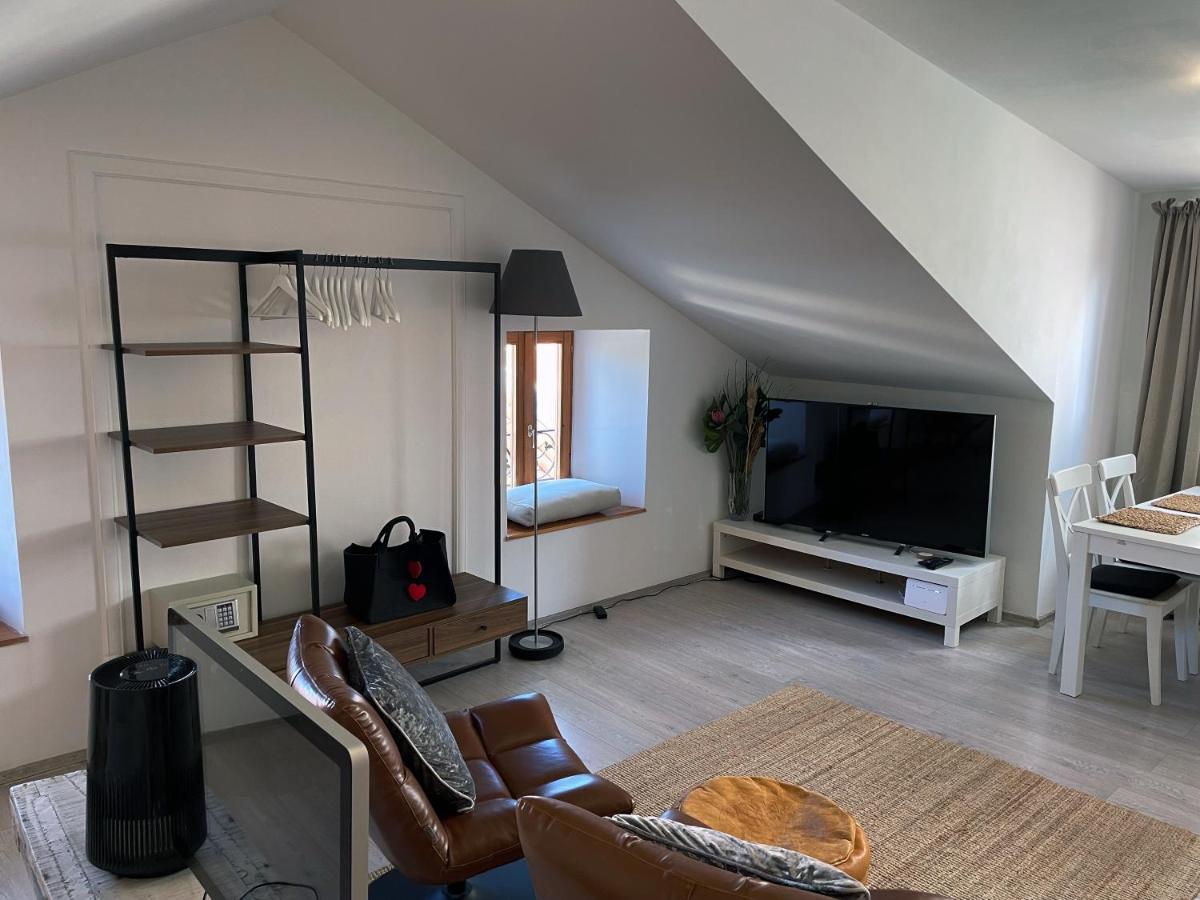 Fredys Apartments Стари Град Екстериор снимка