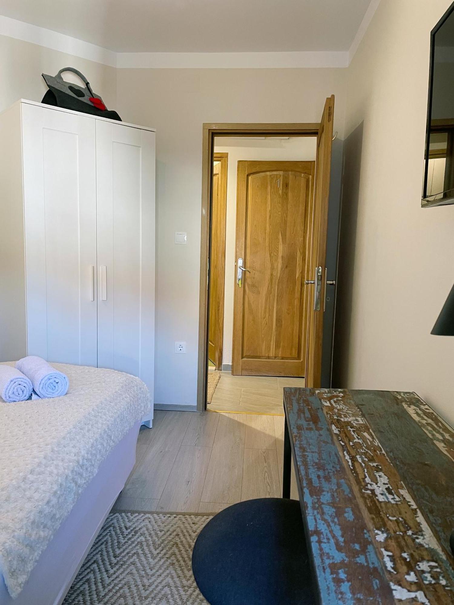 Fredys Apartments Стари Град Екстериор снимка