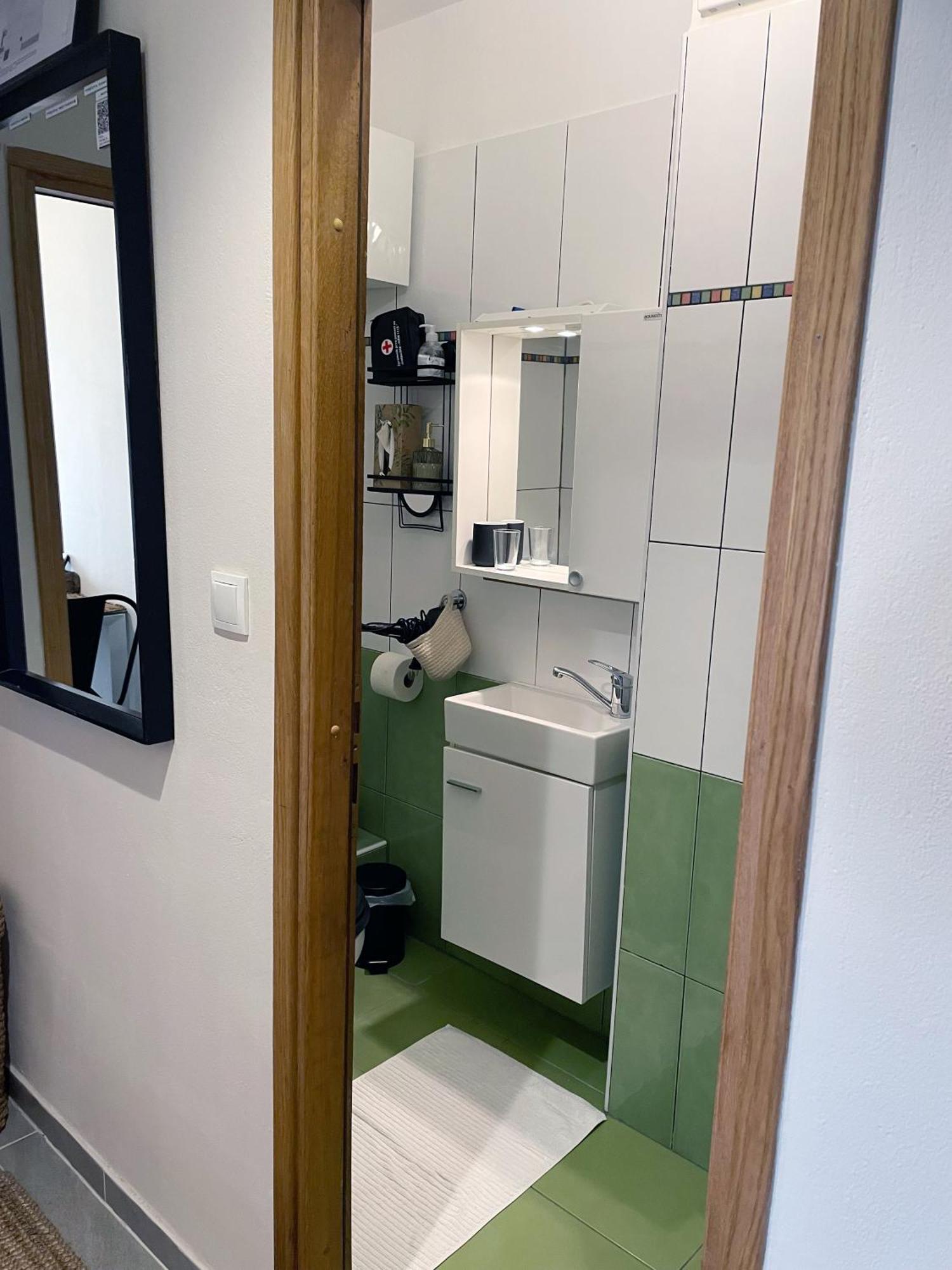 Fredys Apartments Стари Град Екстериор снимка