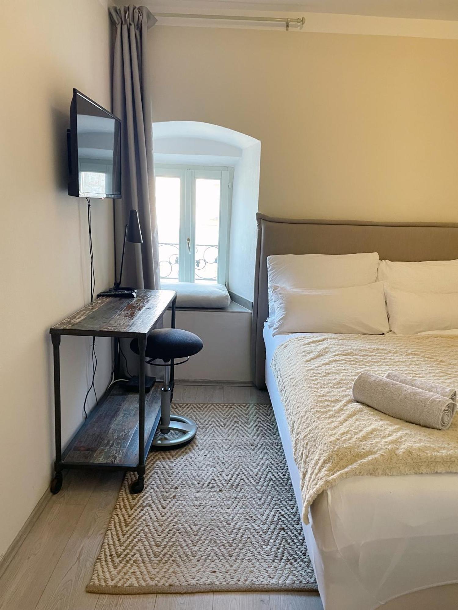 Fredys Apartments Стари Град Екстериор снимка